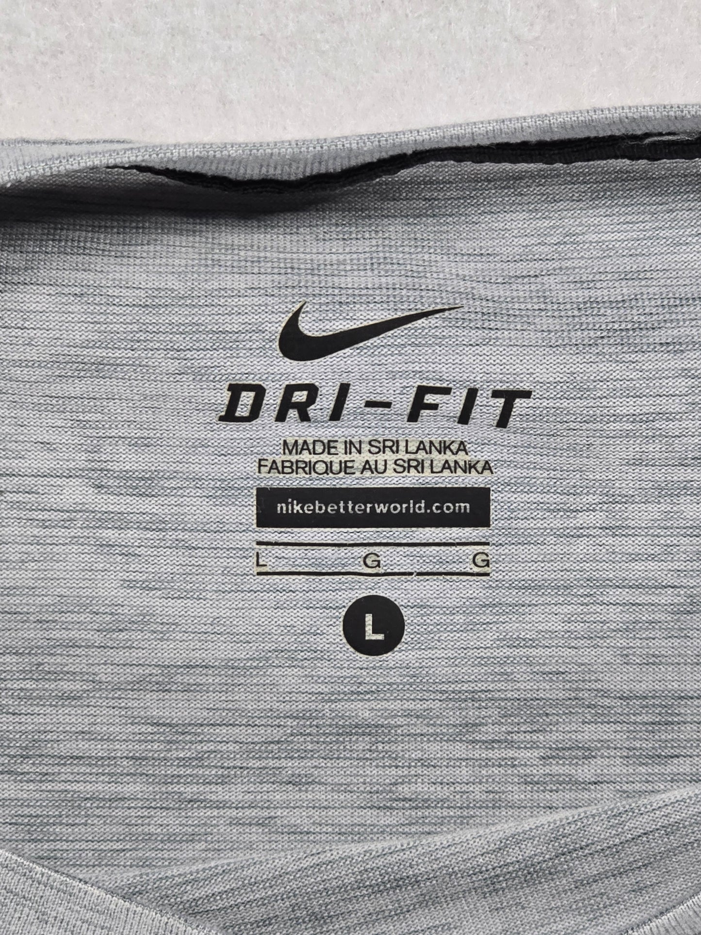 Nike: Top
