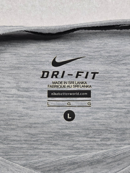 Nike: Top